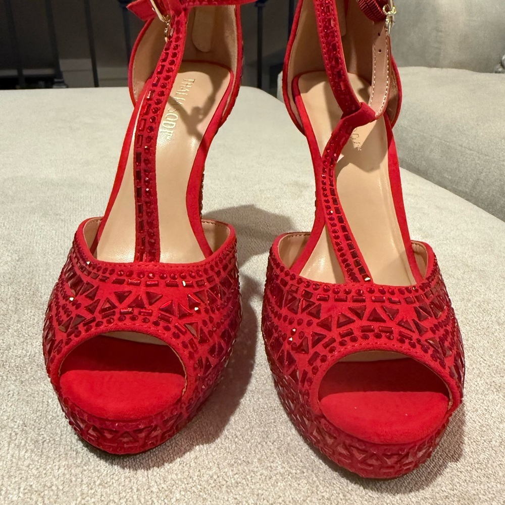 Thalia Sodi Red T-Strap Platform Stiletto Heels with Geometric Embellishments - Picture 2 of 9